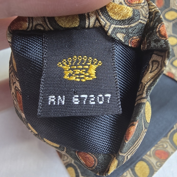 Mara By Countess Mara Imoirted Silk Tie Green And Gold Geometric Pattern - Picture 3 of 6